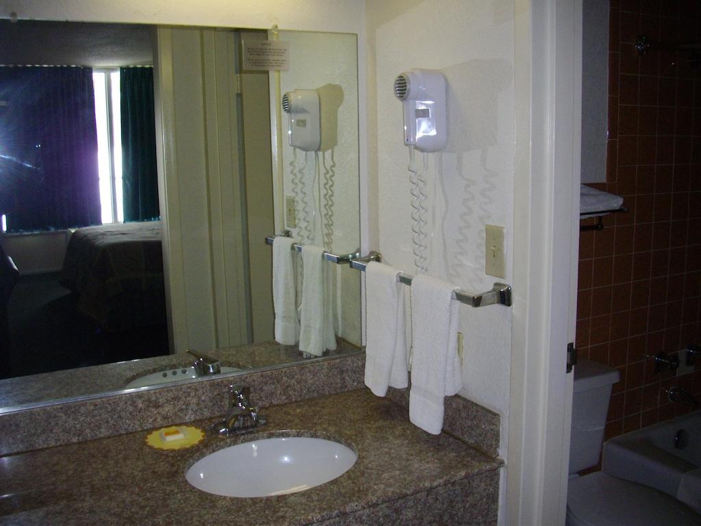 Macomb Inn Habitación foto